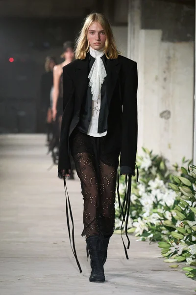 Look 1